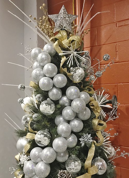 Color Inspiration - Silver Holiday Tree