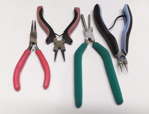 Pliers Set for Manual Work, Mini Pliers in Pink Metal 4-in Kit Cutter Craft  Jewelry Craft Tool Including Wire Cutter Needle Nose Plier Long Nose