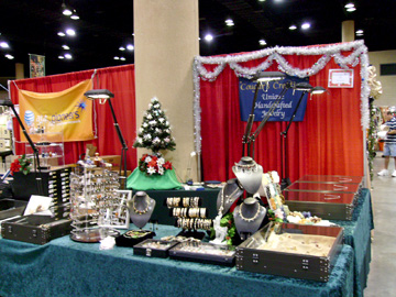 Wire Jewelry Display and Booth Ideas