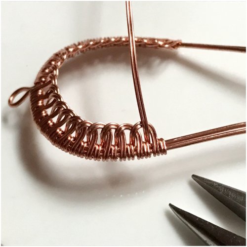 Erika Pal's Loop Bezel Pendant - , Contemporary Wire Jewelry, Findings, Clasps, Components, Loops, Wire Loop, Wrapped Wire Loop, Weaving, Wire Weaving, Weaving Wire, loop bezel pendant