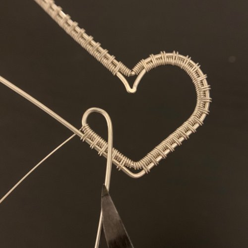 Kendra Austin's Filigree Heart Pendant - Finish the Heart Shape, Contemporary Wire Jewelry, Weaving, Wire Weaving, Weaving Wire, filigree woven heart pendant