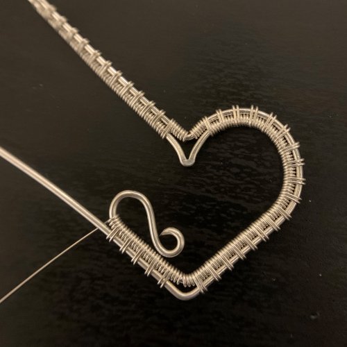 Kendra Austin's Filigree Heart Pendant - Finish the Heart Shape, Contemporary Wire Jewelry, Weaving, Wire Weaving, Weaving Wire, filigree woven heart pendant