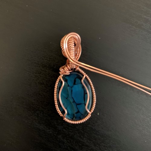 Kendra Austin's Classic Wire Wrapped Cabochon - Place the Back Swirl, Classic Wire Jewelry, Wire Wrapping, Wrapping, Wire Wrapping Jewelry, Classic wire wrapped cabochon