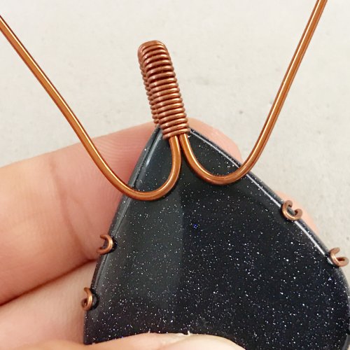 Erika Pal's Wire Prong Pendant - , Contemporary Wire Jewelry, Coiling, Coiling Wire, Wire Coiling, Loops, Wire Loop, Wrapped Wire Loop, wire prong pendant