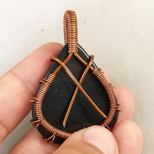 Erika Pal's Wire Prong Pendant - , Contemporary Wire Jewelry, Coiling, Coiling Wire, Wire Coiling, Loops, Wire Loop, Wrapped Wire Loop, wire prong pendant