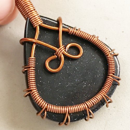 Erika Pal's Wire Prong Pendant - , Contemporary Wire Jewelry, Coiling, Coiling Wire, Wire Coiling, Loops, Wire Loop, Wrapped Wire Loop, wire prong pendant