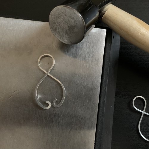 Kendra Austin's Infinity Earrings - Finish the outer element loops, and hammer, Contemporary Wire Jewelry, Filing, Finishing, Forging, Forging Jewelry, Jewelry Forging, Lashing, Wire Lashing, Loops, Wire Loop, Wrapped Wire Loop, infinity wire earrings