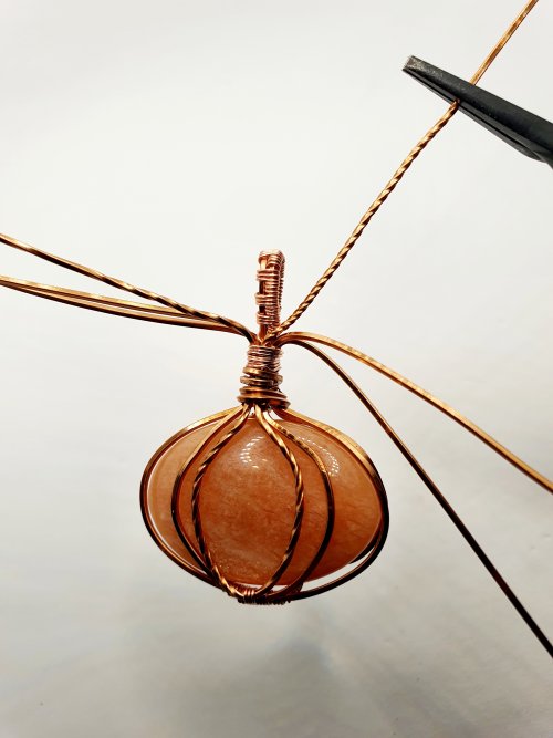 Natalie Patten's Classic Wrap Pumpkin Pendant - , Classic Wire Jewelry, Wire Wrapping, Wrapping, Wire Wrapping Jewelry, Weaving, Wire Weaving, Weaving Wire, wire wrap pumpkin pendant