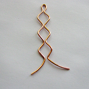 Albina Manning's Zig Zag Earrings - , Contemporary Wire Jewelry, Coiling, Coiling Wire, Wire Coiling, Wire Wrapping, Wrapping, Wire Wrapping Jewelry, Lining up bends to make loops.