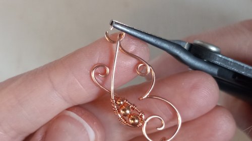 Elizabeth Schultz's Butterfly Swirly Wire Earrings - , Contemporary Wire Jewelry, Coiling, Coiling Wire, Wire Coiling, Lashing, Wire Lashing, Loops, Wire Loop, Wrapped Wire Loop, Wire Wrapping, Wrapping, Wire Wrapping Jewelry, Butterfly Swirly Wire Earrings