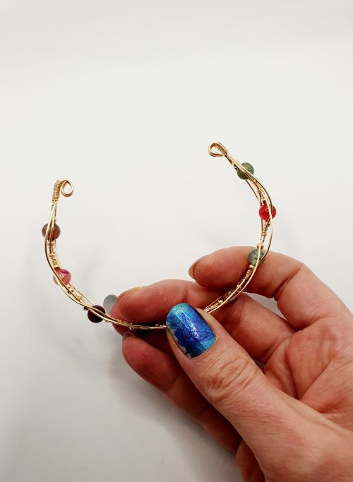 Natalie Patten's Beaded Wire Bracelet - , Contemporary Wire Jewelry, Wire Wrapping, Wrapping, Wire Wrapping Jewelry, beaded wire bracelet