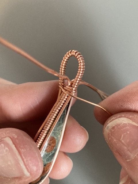 Elizabeth Schultz's Simple Wrapped Stone Pendant - , Classic Wire Jewelry, Wire Wrapping, Wrapping, Wire Wrapping Jewelry, bend the wire to the back