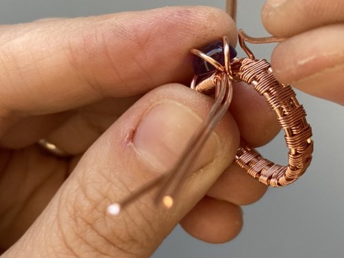 Elizabeth Schultz's Jordan Wire Woven Ring - , Wire Weaving, Weaving, Wire Weaving, Weaving Wire, wrap the base wires around the stone