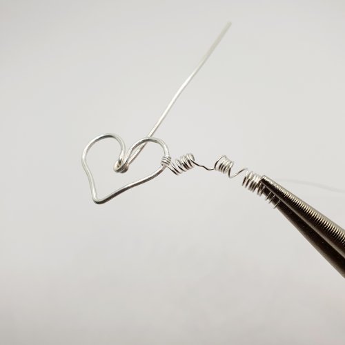 Natalie Patten's Wire-filled Heart Earrings - , Contemporary Wire Jewelry, Wire Wrapping, Wrapping, Wire Wrapping Jewelry, create more coils