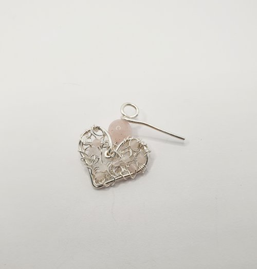 Natalie Patten's Wire-filled Heart Earrings - , Contemporary Wire Jewelry, Wire Wrapping, Wrapping, Wire Wrapping Jewelry, begin a wrapped loop