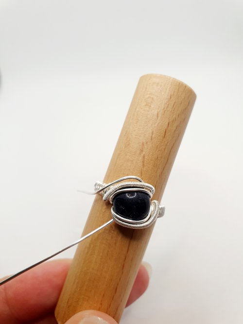 Natalie Patten's Woven Wire Wrapped Cabochon Ring - , Contemporary Wire Jewelry, Wire Wrapping, Wrapping, Wire Wrapping Jewelry, Weaving, Wire Weaving, Weaving Wire, place the ring back on the mandrel