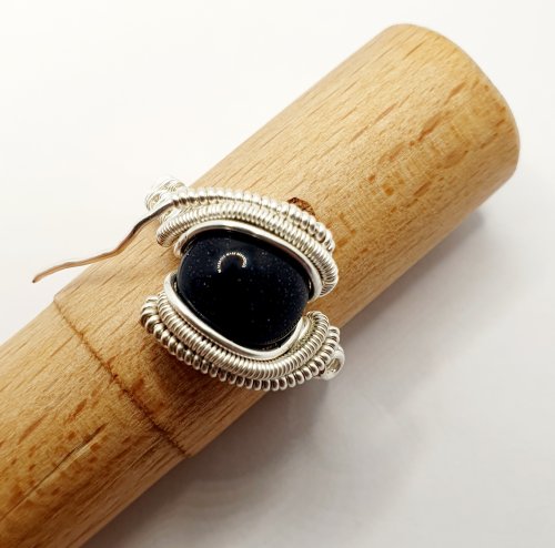 Natalie Patten's Woven Wire Wrapped Cabochon Ring - , Contemporary Wire Jewelry, Wire Wrapping, Wrapping, Wire Wrapping Jewelry, Weaving, Wire Weaving, Weaving Wire, bend the final wires toward the cabochon