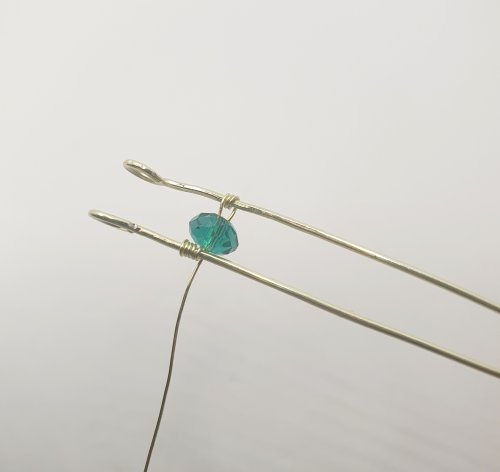 Natalie Patten's Wire Beaded Bangle - , Contemporary Wire Jewelry, Lashing, Wire Lashing, Wire Wrapping, Wrapping, Wire Wrapping Jewelry, bring the wire back through the bead