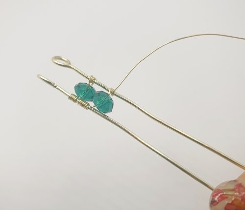 Natalie Patten's Wire Beaded Bangle - , Contemporary Wire Jewelry, Lashing, Wire Lashing, Wire Wrapping, Wrapping, Wire Wrapping Jewelry, add another bead onto the wire