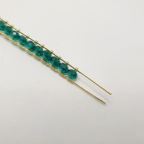 Natalie Patten's Wire Beaded Bangle - , Contemporary Wire Jewelry, Lashing, Wire Lashing, Wire Wrapping, Wrapping, Wire Wrapping Jewelry, leave about 2cm after the beads