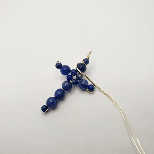 Natalie Patten's Beaded Wire Cross - , Contemporary Wire Jewelry, Wire Wrapping, Wrapping, Wire Wrapping Jewelry, wrap the excess wire around the beads