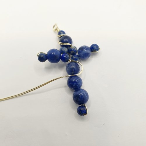 Natalie Patten's Beaded Wire Cross - , Contemporary Wire Jewelry, Wire Wrapping, Wrapping, Wire Wrapping Jewelry, wind the wire around each bead