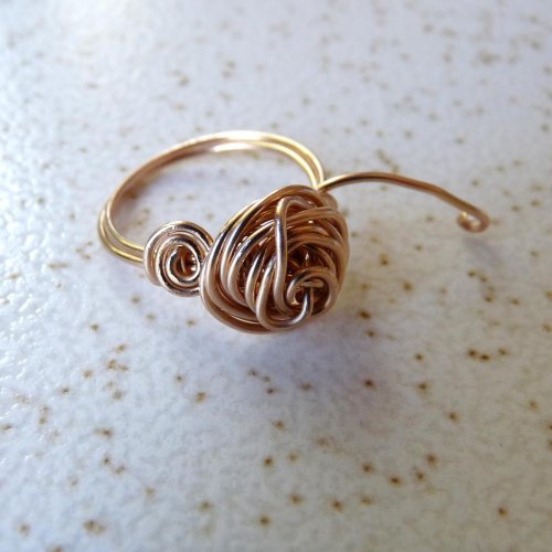 Rhonda Chase's Romantic Roses Wire Ring - , Contemporary Wire Jewelry, Spirals, Wire Spiral, Spiral Wire Wrap, Oxidizing Wire, Oxidizing, Antiquing Wire, Antiquing, Wire Wrapping, Wrapping, Wire Wrapping Jewelry, Spiraling a tiny loop.