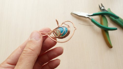 Oksana Truhan's Wire Bird Pendant with Cabochon - , Contemporary Wire Jewelry, Filing, Finishing, Lashing, Wire Lashing, Spirals, Wire Spiral, Spiral Wire Wrap, Weaving, Wire Weaving, Weaving Wire, Butane Torch, Soldering, Solder, coil the frame and bail