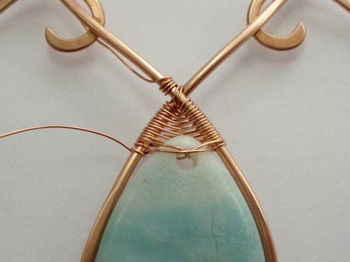 Abby Hook's Mermaid's Teardrop Necklace - Weave around the Stone, Contemporary Wire Jewelry, Making Chain, Chain Making , Lashing, Wire Lashing, Loops, Wire Loop, Wrapped Wire Loop, Wire Wrapping, Wrapping, Wire Wrapping Jewelry, weave around the stone