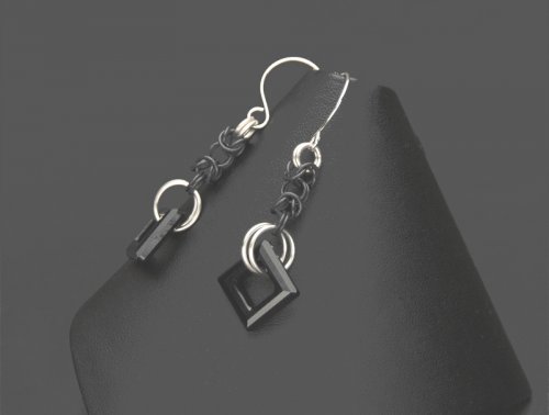 Kylie Jones's Byzantine Chain Maille Swarovski Crystal Earrings, Chain Maille Jewelry. Making Chain, Chain Making . Edgy and dramatic, bold black and silver earrings.