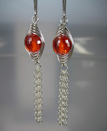 Sonja Kiser's Tassel Earrings, Contemporary Wire Jewelry. Wire Wrapping, Wrapping, Wire Wrapping Jewelry. The herringbone design has been around for some time.