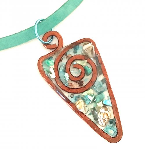 Kristal Wick's Winter Waters Wire Resin Necklace, Contemporary Wire Jewelry. Loops, Wire Loop, Wrapped Wire Loop, Spirals, Wire Spiral, Spiral Wire Wrap. I started forming wire for this focal piece of this necklace using 12 gauge.