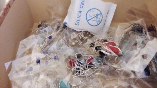 delilah's Choose and store your silver-plated wires wisely - , Wire Jewelry Design, Wire Wrapping, Wrapping, Wire Wrapping Jewelry, Weaving, Wire Weaving, Weaving Wire, Design, Protecting wire with Silica packets