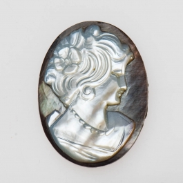 35x27mm Elegant Woman Shell Cameo