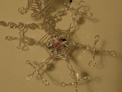 Crystal Spiral Snowflake Locket Instructions Step 40