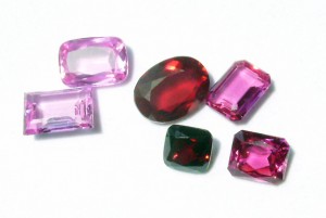 Left: 2 Pink Sapphires Right: 4 Rubies. Notice the difference in the depth of color. Private Collection, Dale Armstrong.