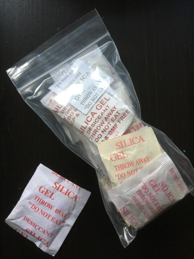 Silica gel packs